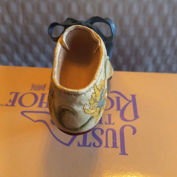 Just The Right Shoe  By Raine Brocade Court Mini Figurine 25002 - Picture 4 of 10